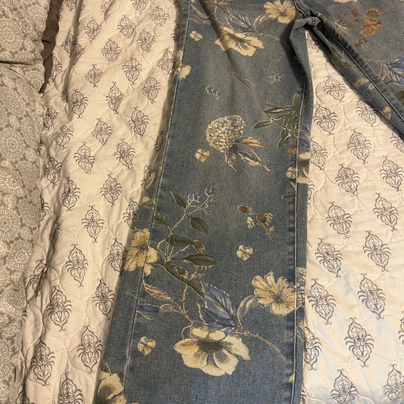 Forever 21 Blue Floral Women Flare Jeans - Picture 2 of 11